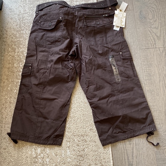 Dark brown cargo pants-capri style with removable belt-lightweight - Picture 2 of 8